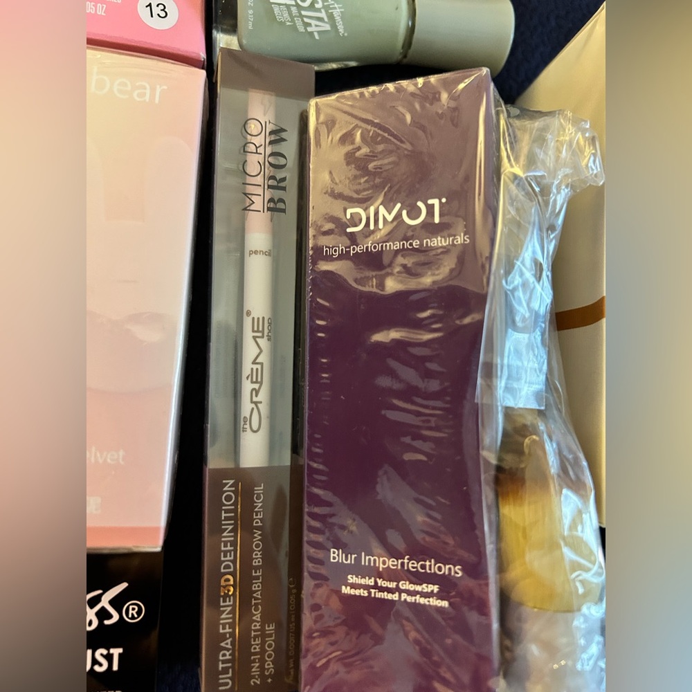 Makeup Bundle S8 - Picture 6 of 11
